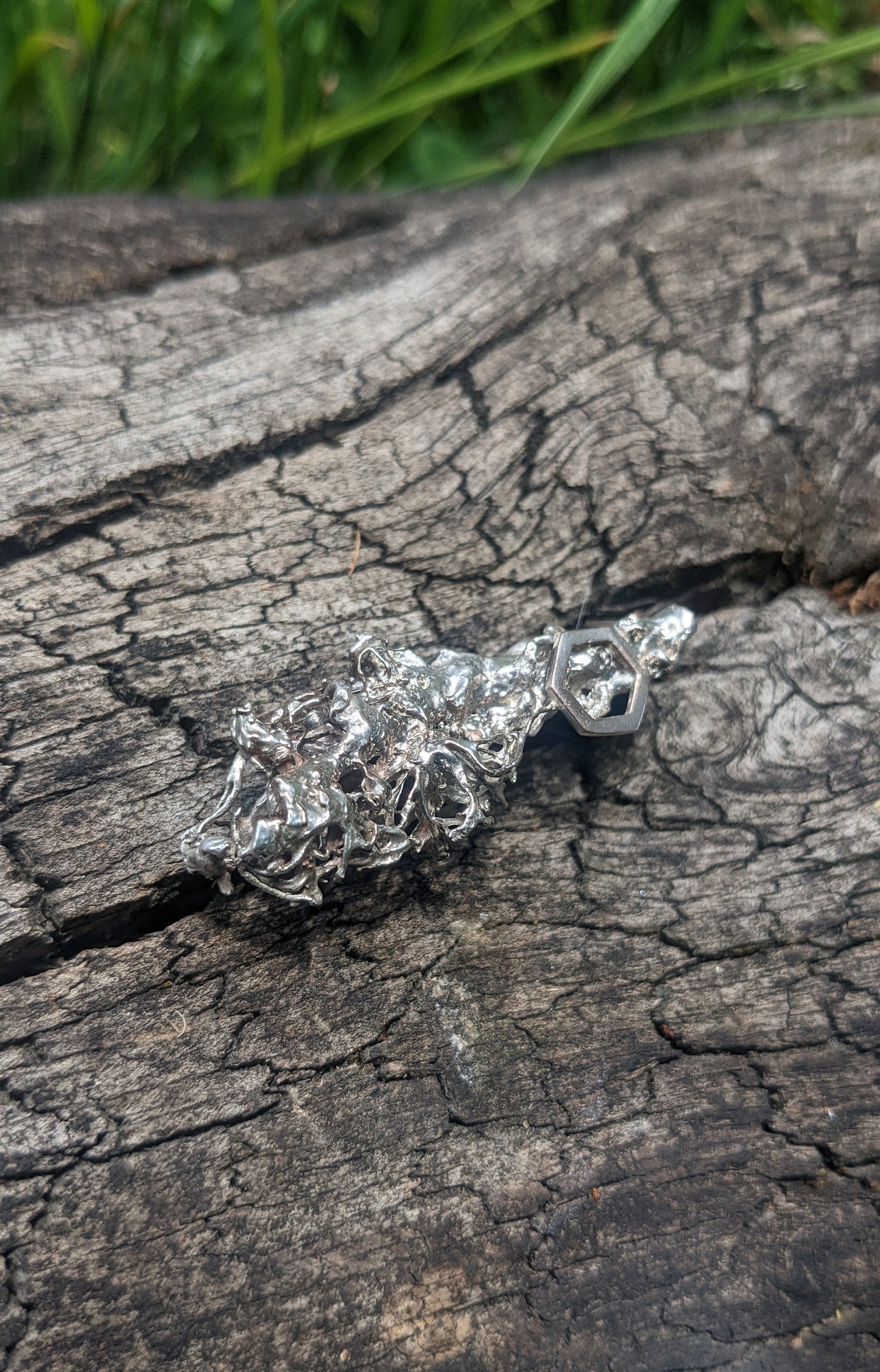 SALE - Oakmoss Coast Live Oak Twig Hexagon Pin in recycled Shibuichi - Northern California Forest Art Brooch Jewelry